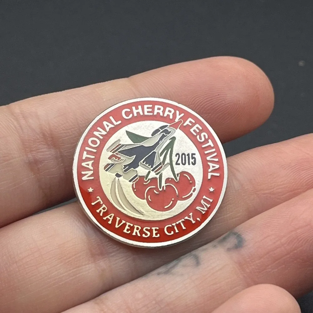 2015 National Cherry Festival Traverse City Michigan Lapel Hat Pin‎